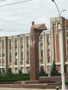 The Parliament in Tiraspol with the Lenin Statue in front of it © private