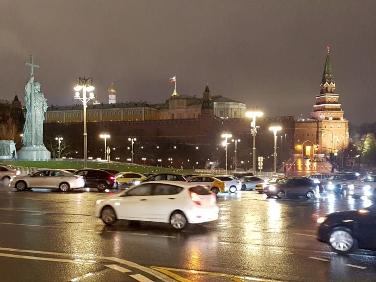 Behind the Kremlin walls, on the left, the 16 m high and 25 t heavy, symbol intensively statue of Grand Duke Vladimir (988 AD), which was solemnly inaugurated in 2016 by the Russian President.